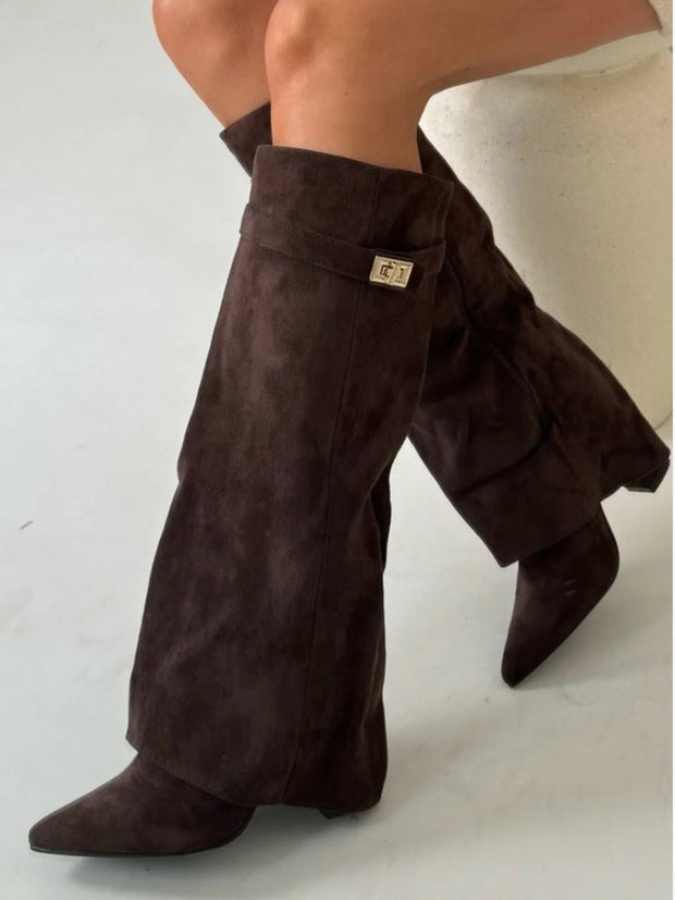 Stivali Elegant Suede Boots – Chic Comfort for All Occasions