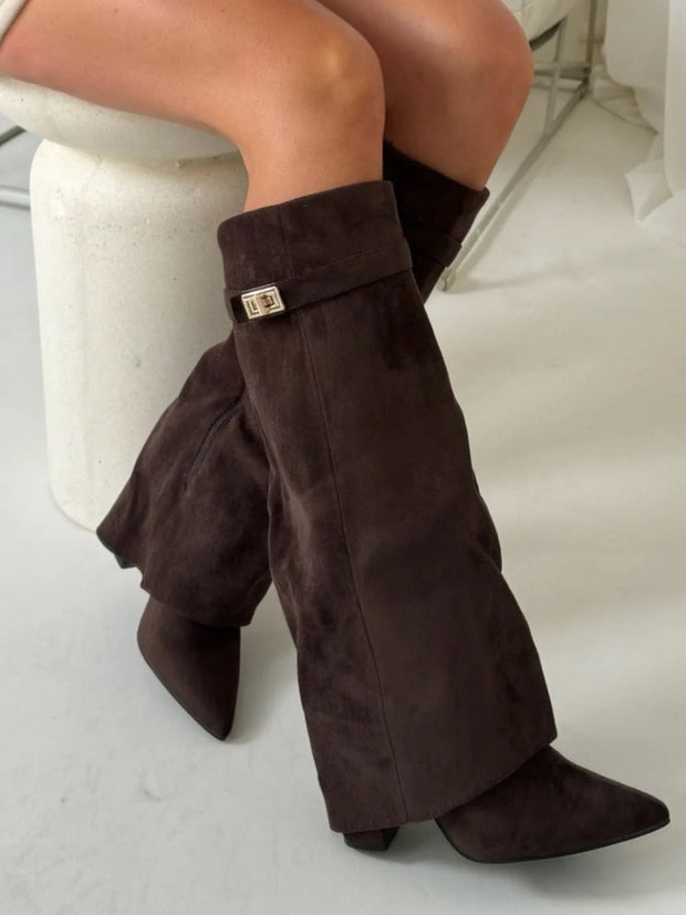 Stivali Elegant Suede Boots – Chic Comfort for All Occasions