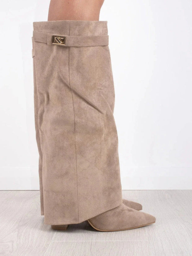 Stivali Elegant Suede Boots – Chic Comfort for All Occasions