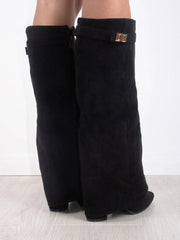 Stivali Elegant Suede Boots – Chic Comfort for All Occasions