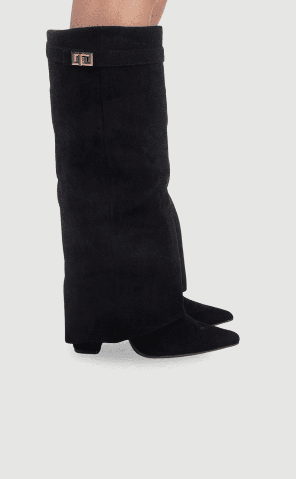 Stivali Elegant Suede Boots – Chic Comfort for All Occasions